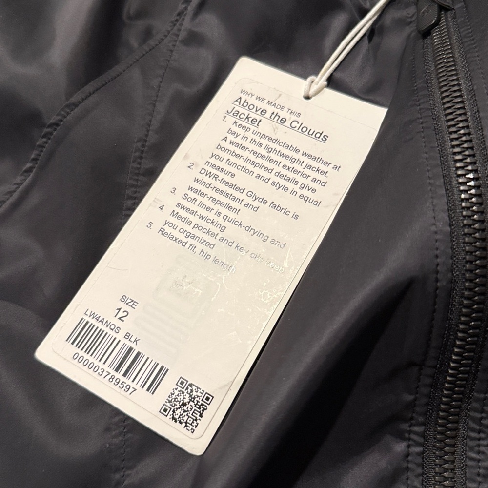 Lululemon x Versace RARE Above The Clouds Jacket
Black logo glitter aize 12 NWT - Picture 8 of 9